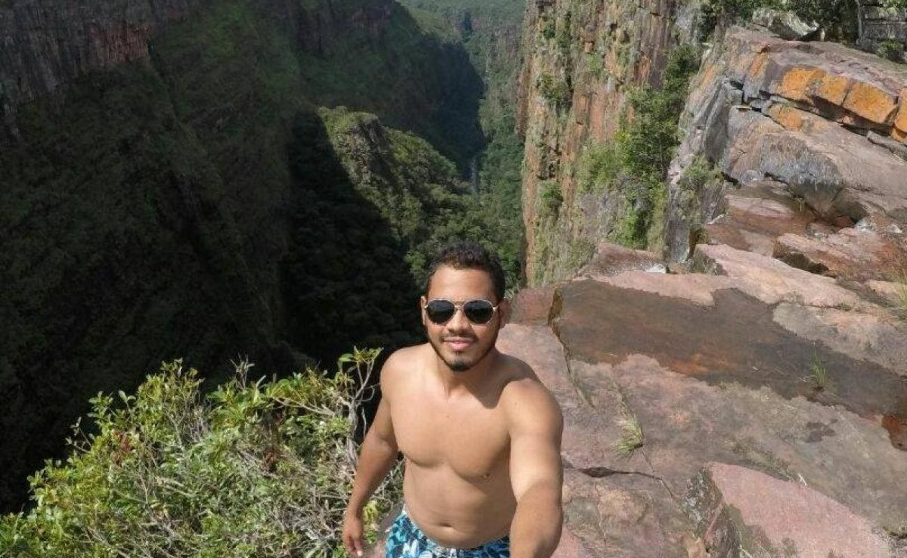 423c5ecc49a77f2e32c02e77c6c4cf83