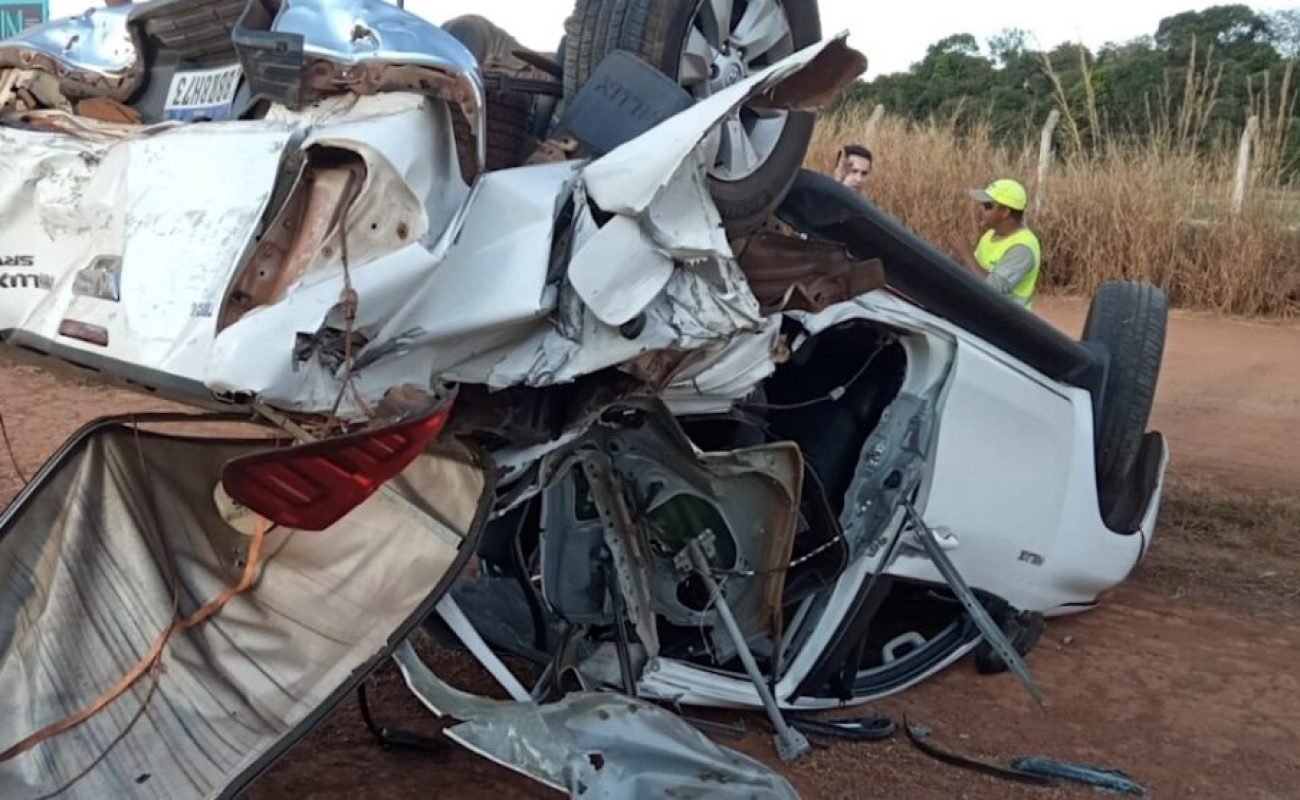 Acidente-caminhonete-Hilux-engavetamento-BR-163-Lucas-do-Rio-Verde-jukho-2023-Radio-Alternativa-990x556-1