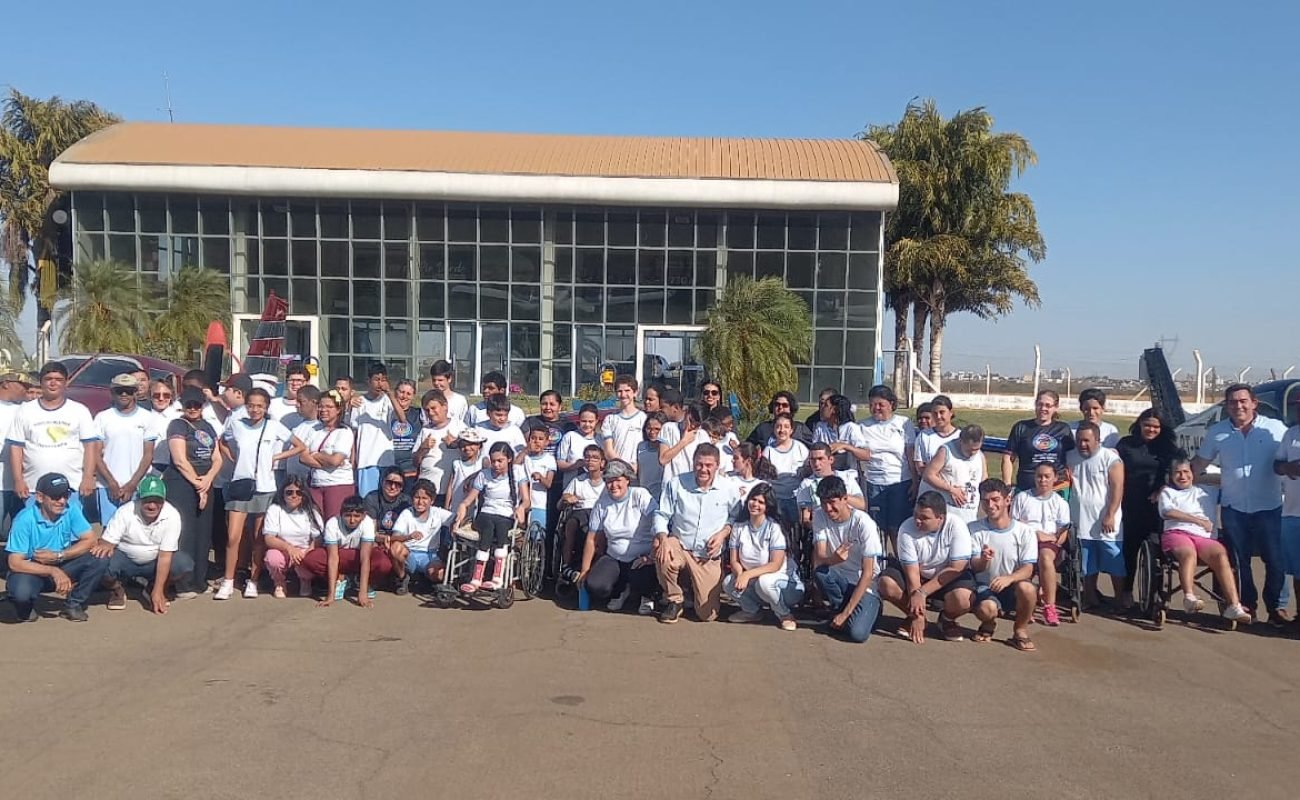 Alunos-da-Apae-No-Aeroporto-Bom-Futuro-ok-ok-Portal-JVC