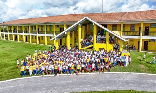 Alunos-e-professores-Olavo-Bilac-Portal-JVC