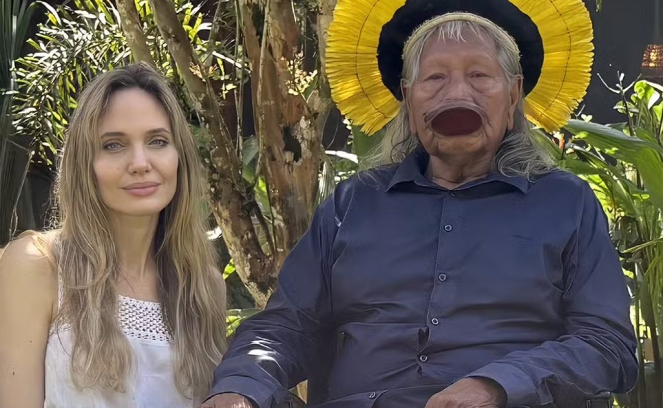 Angelina-Joli-e-o-cacique-Raoni-Portal-JVC