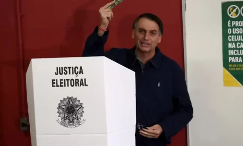 Bolsonaro-votando-JVC