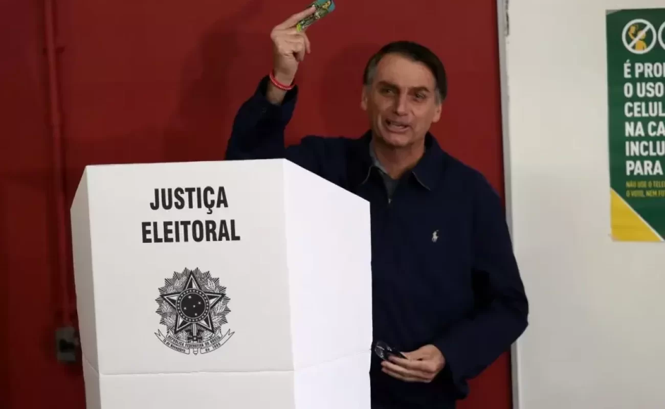 Bolsonaro-votando-JVC