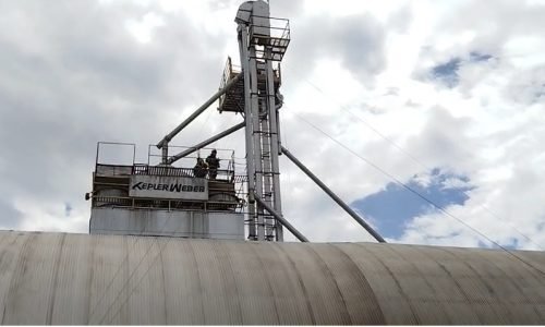 Bombeiros-combatem-incendio-em-armazem-Portal-JVC