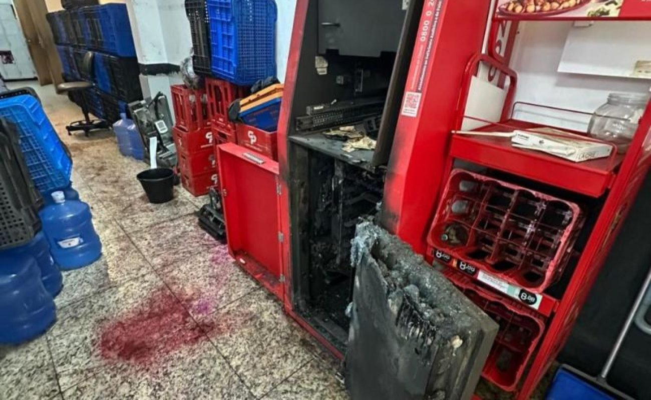 Caixa-eletronico-estourado-I-Portal-JVC