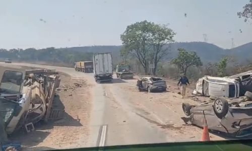 Carreta-Cegonha-tomba-Portal-JVC