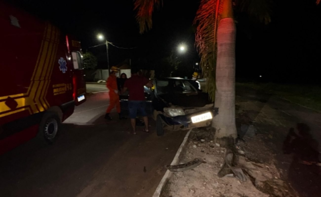 Carro-bate-em-Palmeira-Imperial-Portal-JVC