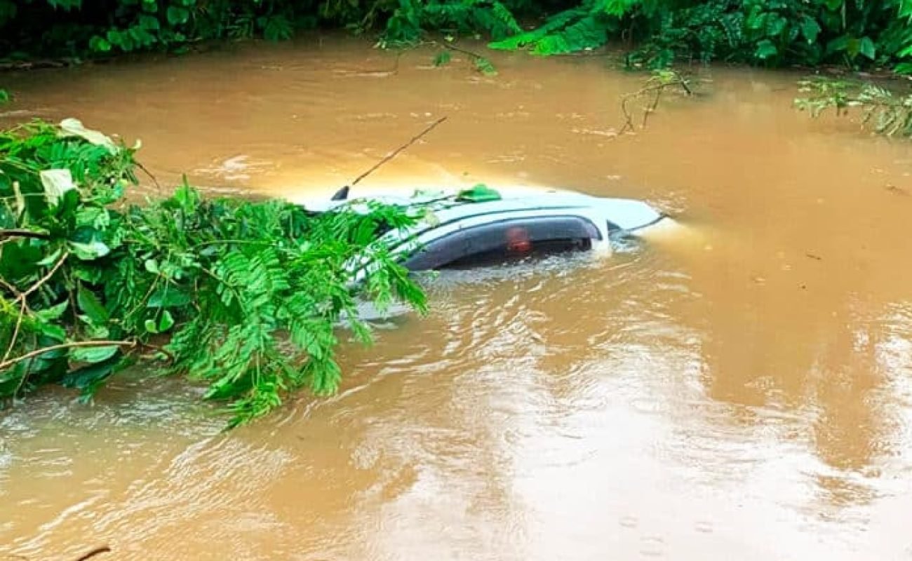 Carro-queda-rio-Guaranta-do-NOrte-1-janeiro-2025-assessoria-696x448-1