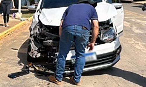Colisao-carros-cruzamento-Lucas-do-Rio-Verdem-maio-2025-reproducao