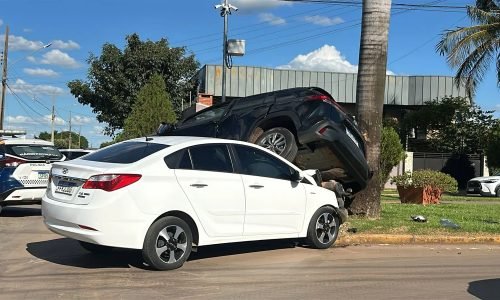 Corolla-e-HB-20-batem-em-Lucas-Portal-JVC