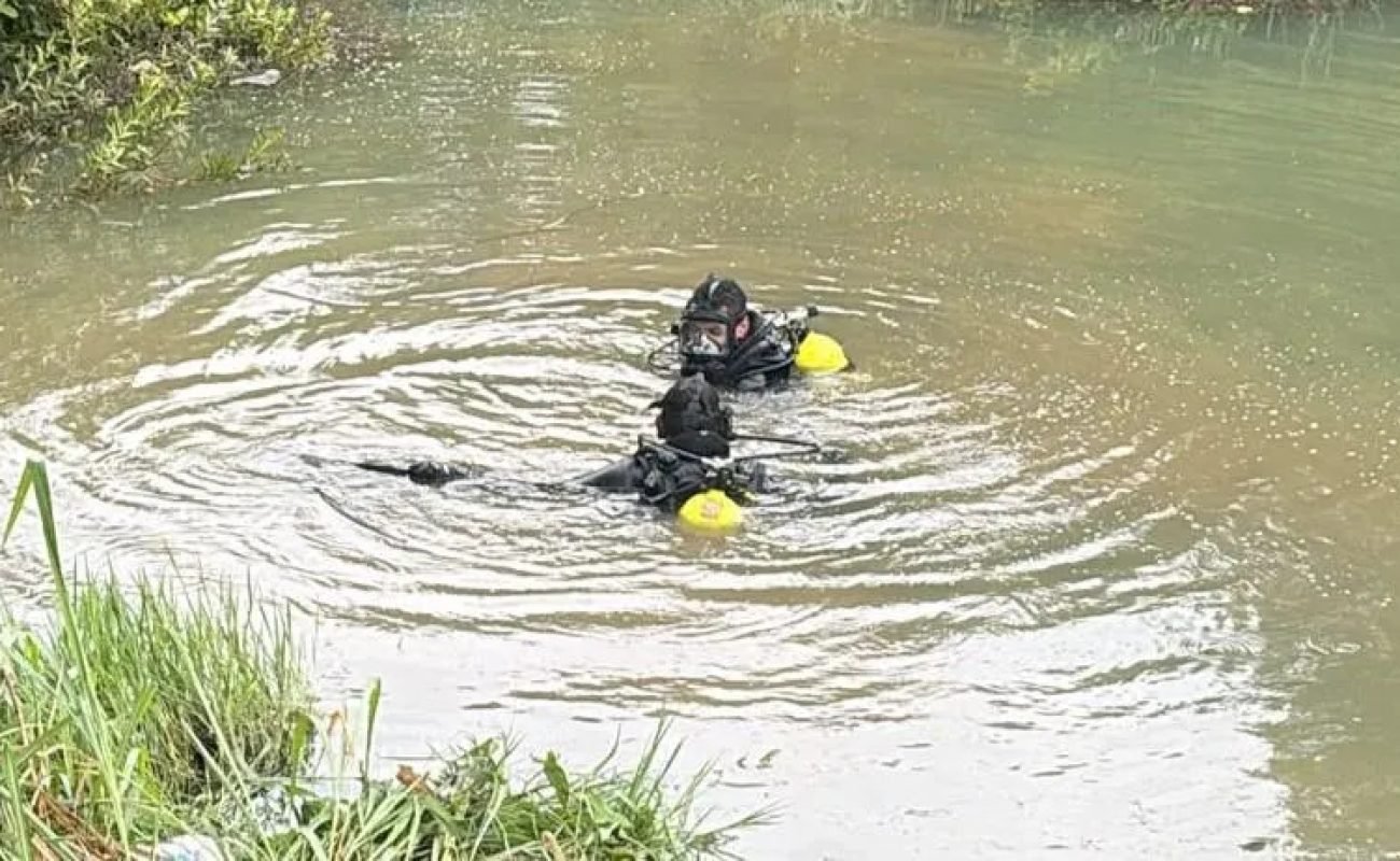 Corpo_de_Bombeiros_retira_carro_que_caiu_em_lago_em_Lucas_do_Rio_Verde_2a3db4c3