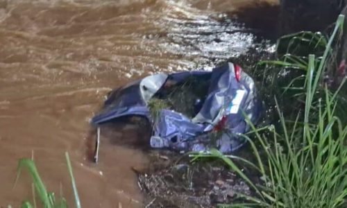 Dois-morrem-em-grave-acidente-com-Corolla-na-Colonizador-Enio-Pipino-em-Sinop-Fabiano-Marques-696x392-1