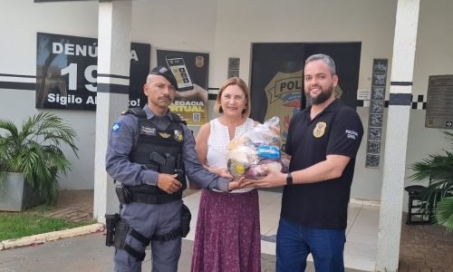 Entrega-de-Cestas-Basicas-para-Acao-Social-Portal-JVC