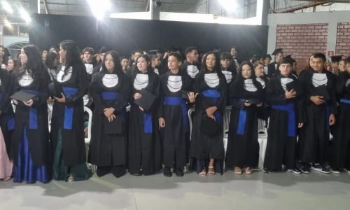 Formandos-de-pe-Portal-JVC