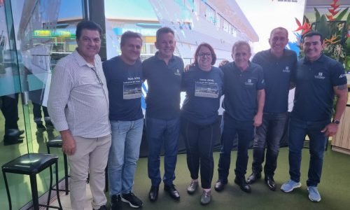 Governador-Mauro-Mendes-e-diretores-da-Apae-Portal-JVC