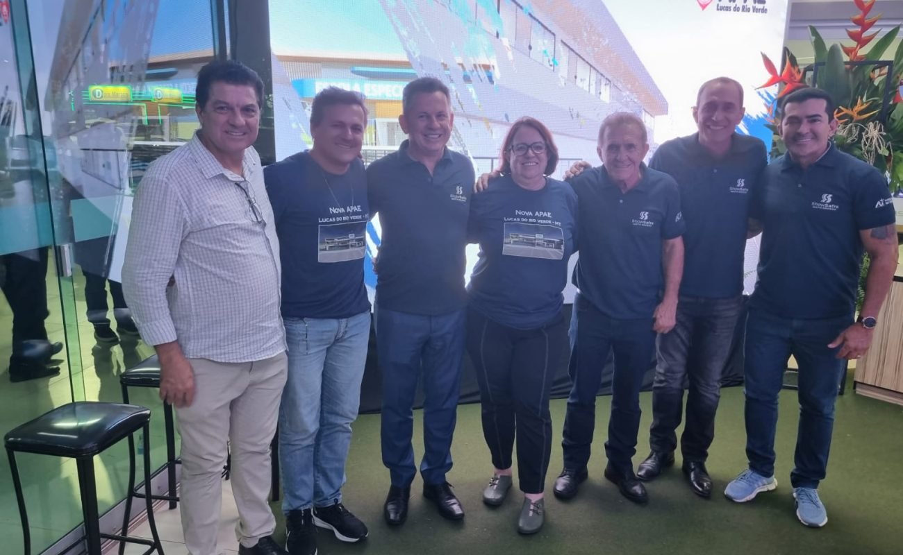 Governador-Mauro-Mendes-e-diretores-da-Apae-Portal-JVC