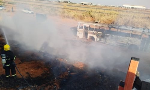 Incendio-detroi-onibus-em-Lucas-do-Rio-Verde-ok-Portal-JVC