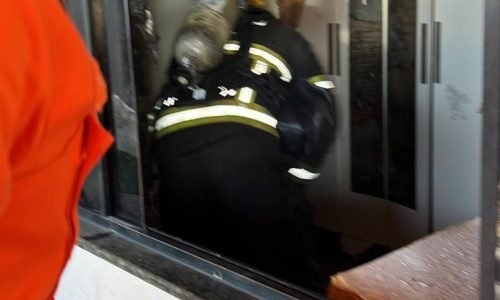 Incendio-em-residencia-no-Bairro-Dallalba-IV-Portal-JVC