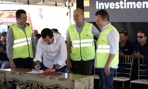 Mauro-Mendes-assinatura-duplicacao-da-BR-163-em-Nova-Mutum-2023-rep-990x556-1