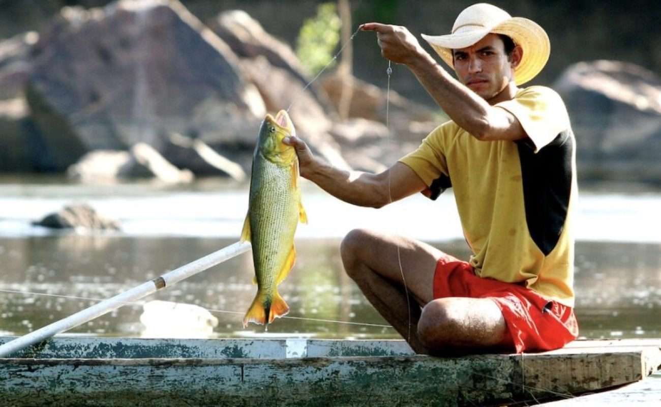 Peixe-e-pescador-em-Mato-Grosso-julho-20234-ass-990x556-1