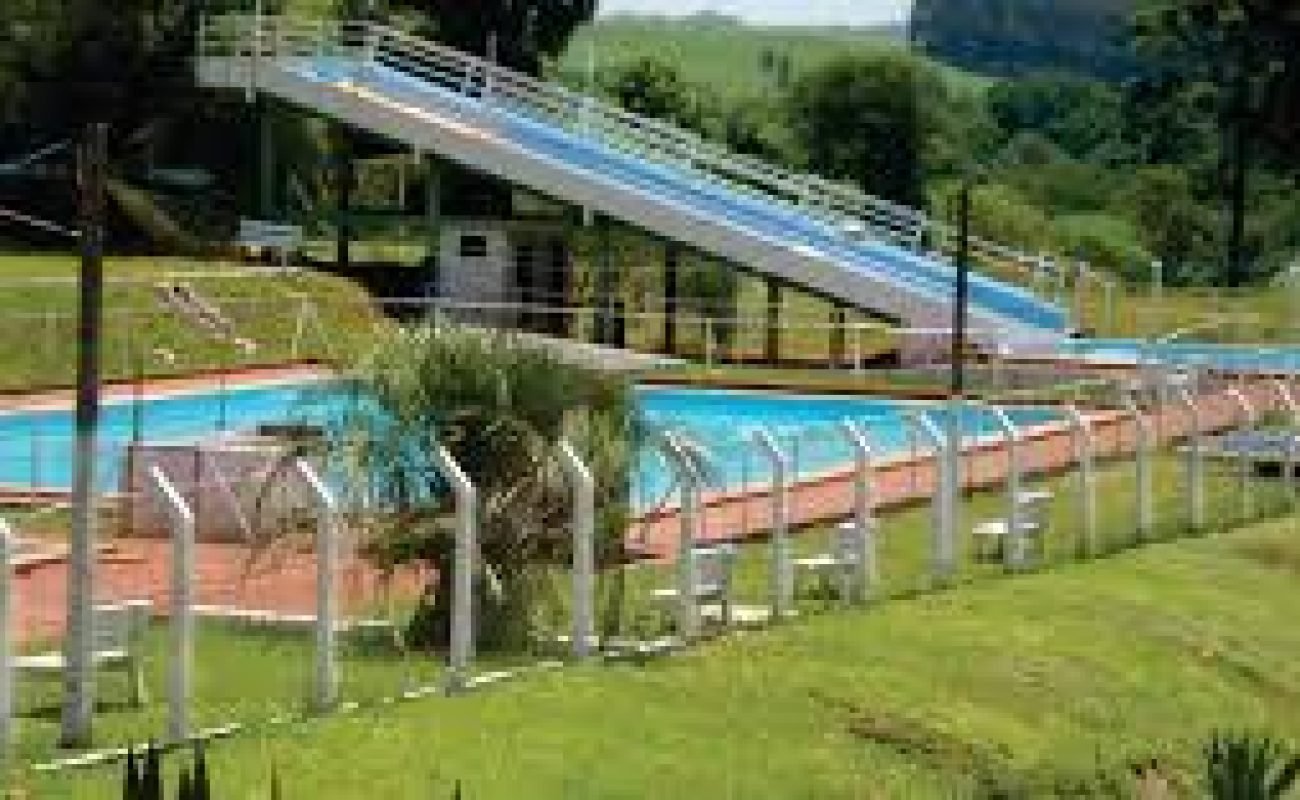 Piscina-a-ceu-aberto-Portal-JVC