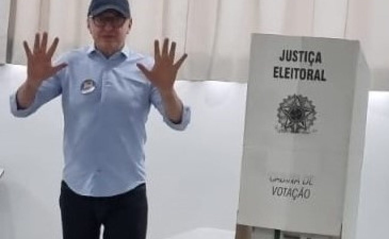 Pivetta-votando-capa-I-Portal-JVC