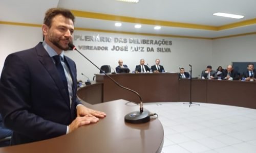 Rodrigo-Benassi-no-Plenario-da-Camara-Portal-JVC