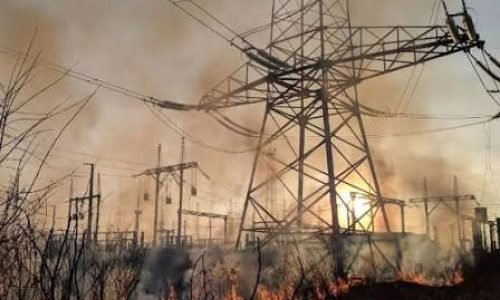 Torre-de-energia-eletrica-em-MT-perto-de-fogo-Portal-JVC