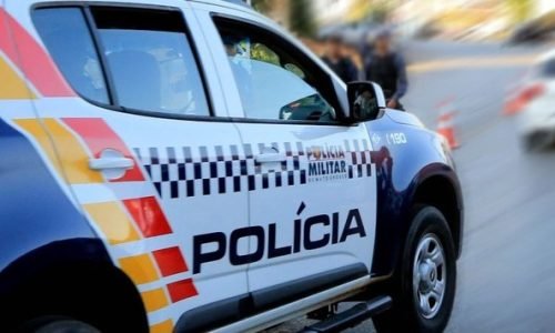 Viatura-PM-de-dia-na-rua-Portal-JVC