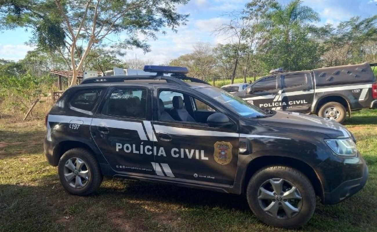 Viaturas-da-Policia-Civil-arbustos-Portal-JVC