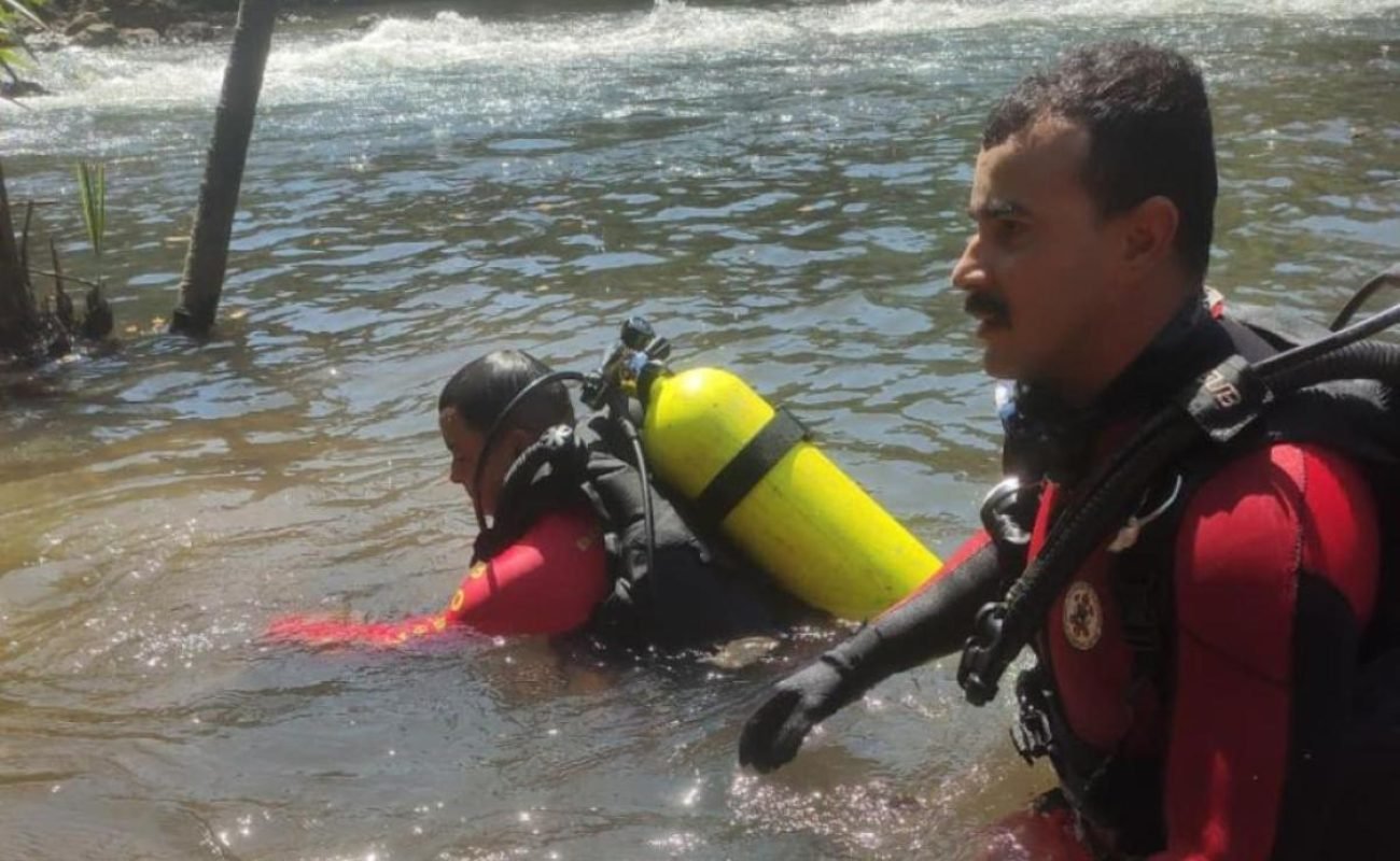 b60839ad71a18a21eacdd445cedcc017