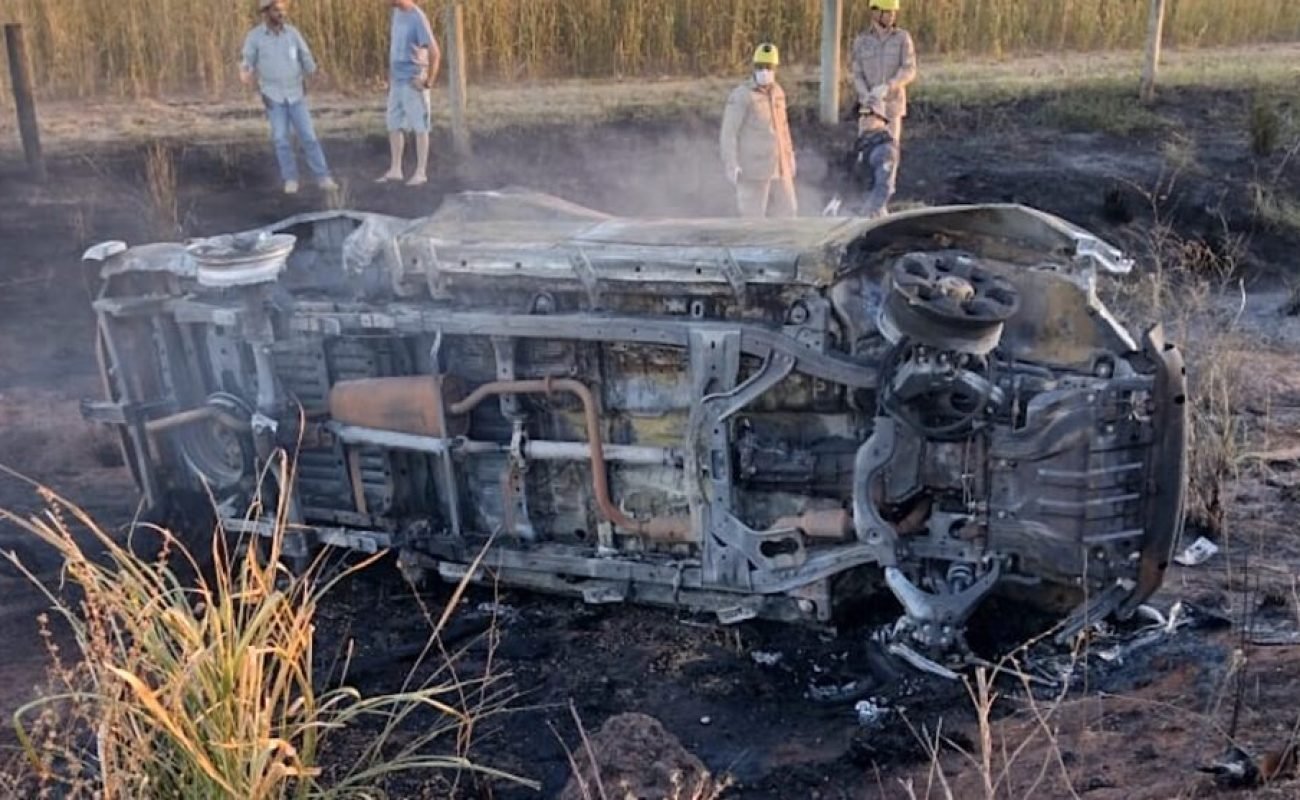 caminhonete-S-10-capota-proximo-a-Campo-Verde-3-mortos-julho-2023-rep-990x556-1